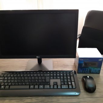 Imagen de PC BAREBONE INTEL NUC I5-7260U 240 GB 4G M 19.5