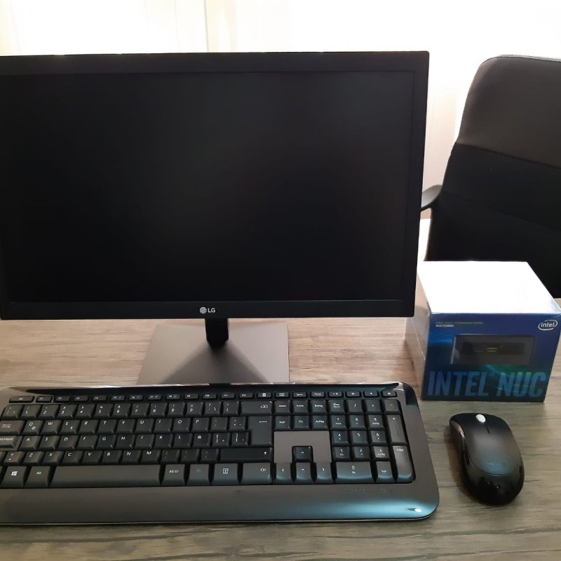 Imagen de PC BAREBONE INTEL NUC I5-7260U 240 GB 4G M 19.5